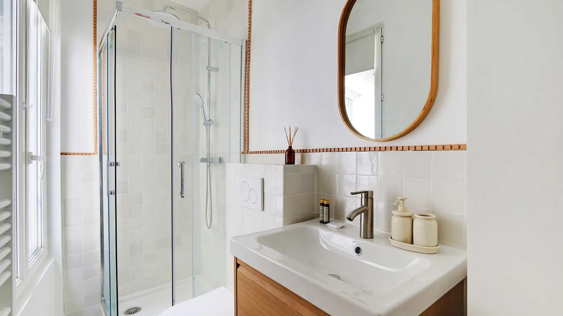Modern Studio With Ac - 2p - Sacre Coeur باريس